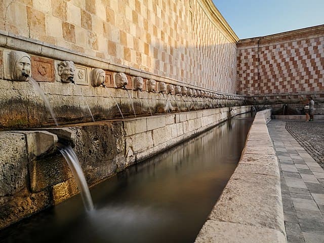 L'Aquila: qué ver, dónde comer y qué hacer 2 Fontana delle 99 Cannelle