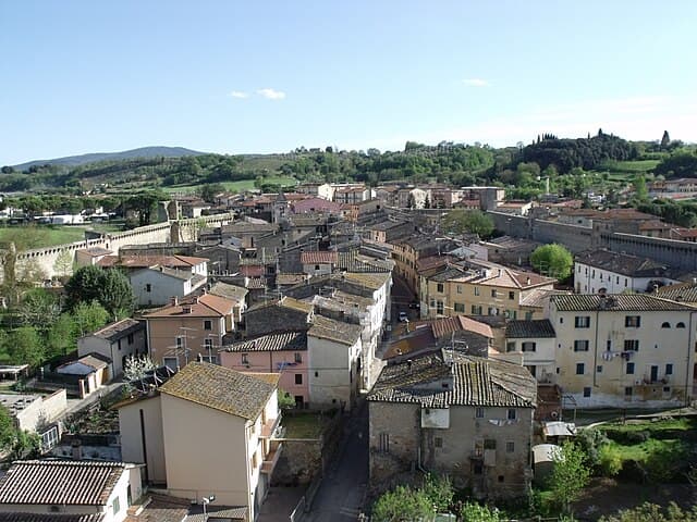 Las 8 ciudades medievales italianas más bonitas para visitar 6 staggia