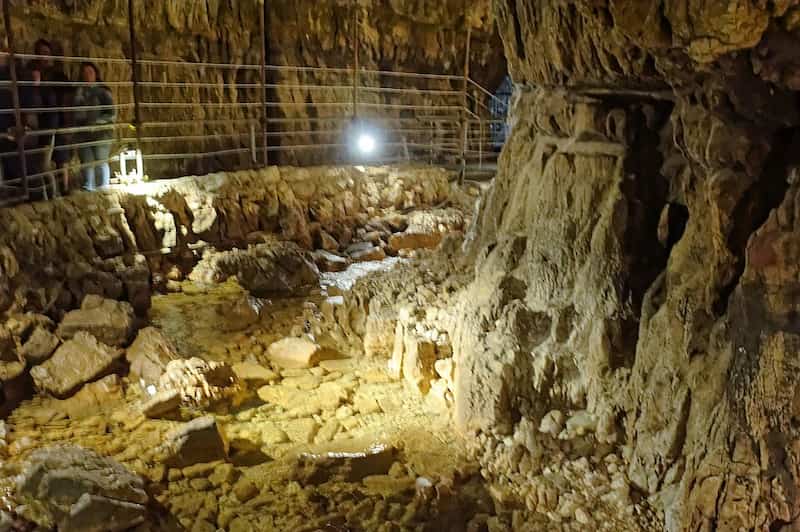 L'Aquila: qué ver, dónde comer y qué hacer 4 Grotte di Stiffe l'aquila