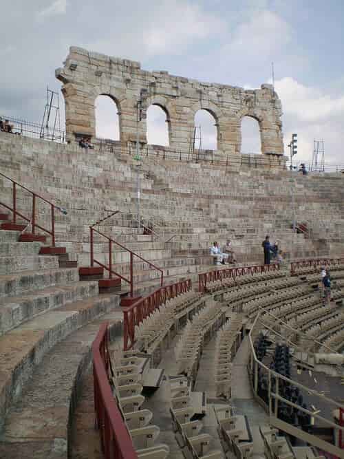 Anfiteatro de Verona: Guía Turística e Historia 2 escalera del anfiteatro de vernoa