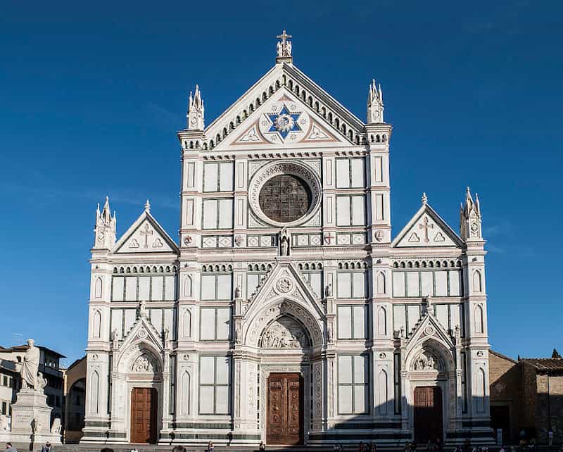 Basílica de la Santa Cruz: Tumbas de Genios y Esplendor Gótico 1 Basílica de Santa Cruz Florencia