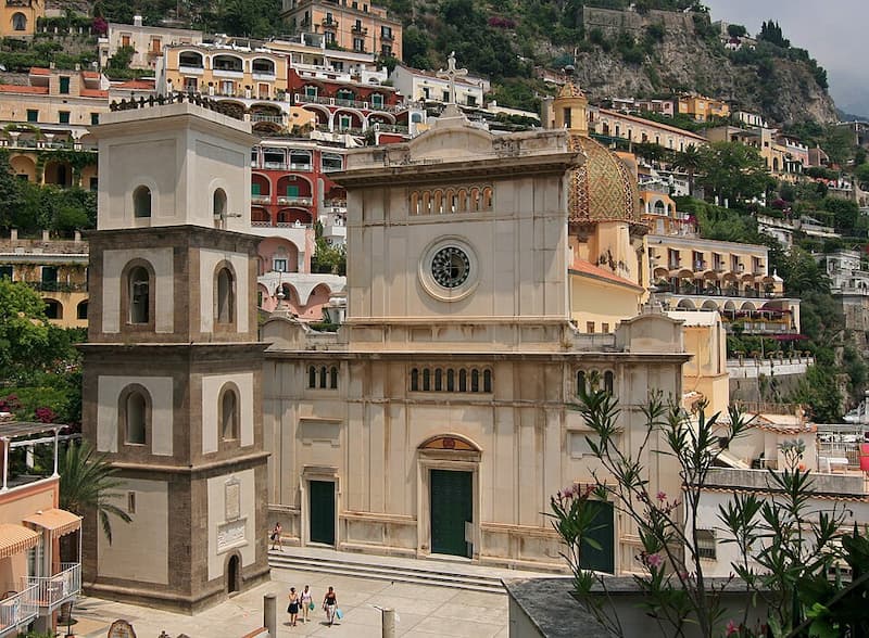 Qué ver en Positano en un día: El pueblo vertical de la Costa Amalfitana 6 Iglesia de Santa maria